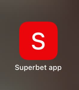 Ícone do atalho para o site da Superbet na tela inicial de um iPhone