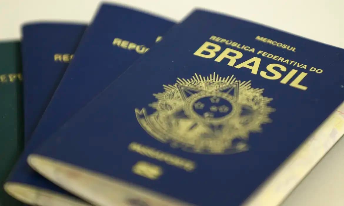 passaporte-brasileiro_mcamgo_abr_140220221818-2.jpg